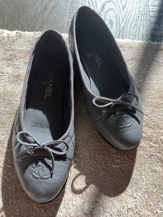 CHANEL Shoes - CHANEL Gray Leather Quilted Ballet Flats with CC Emblem and Bow